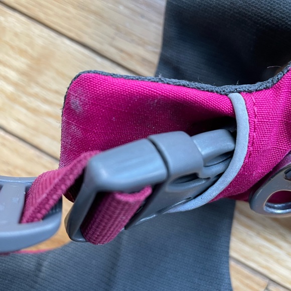[SOLD] Ruffwear Front Range Harness in Hibiscus Pink (Size: S) 🌺 - Picture 3 of 10